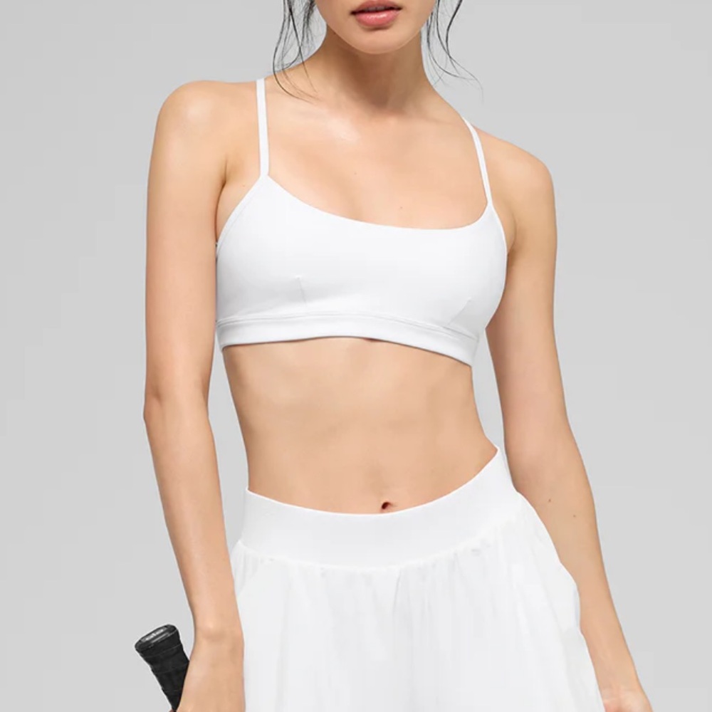 Alo Airlift Intrigue Bra in White
